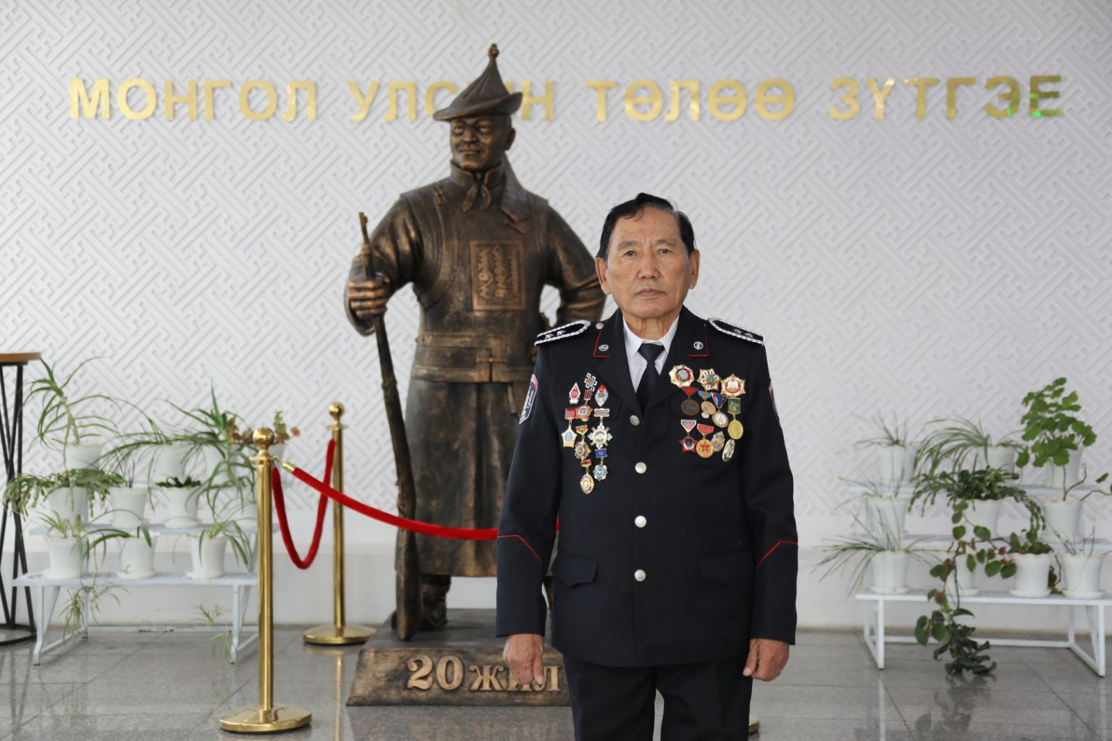 Цагдаагийн дэд хурандаа Ц.Борис: Манай сургууль 80 гаруй машин техник бүхий их том авто баазтай байлаа
